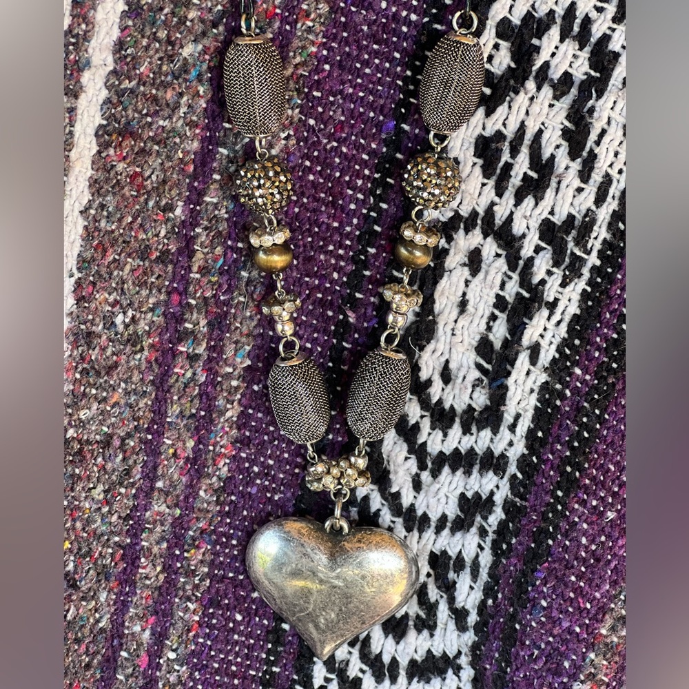 NWT Long chunky heart necklace